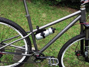 Elli's mountain bike, monkii clip and monkii V bottle cage