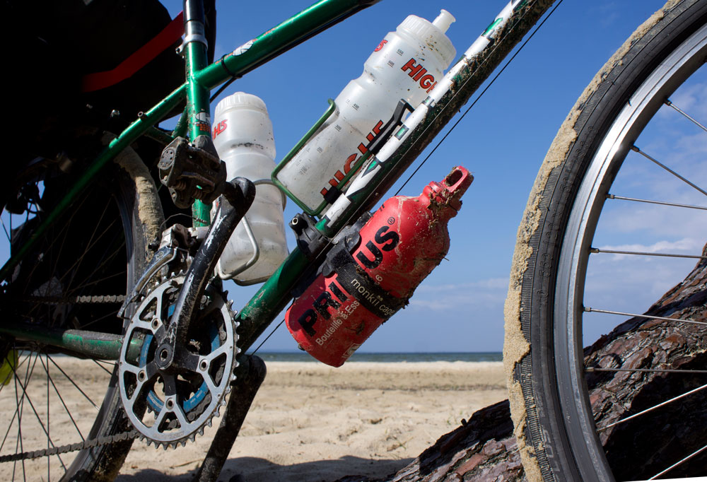 monkii-clip-monkii-v-cage-fuel-bottle-bicycle